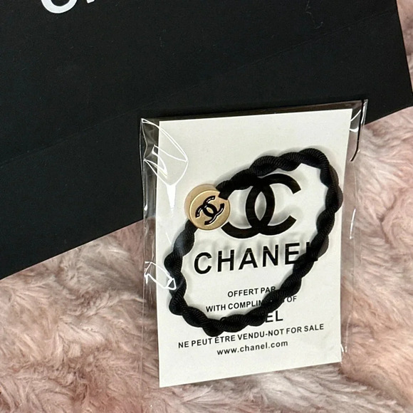 CHANEL PACKAGE/GIFT - Picture 5 of 10